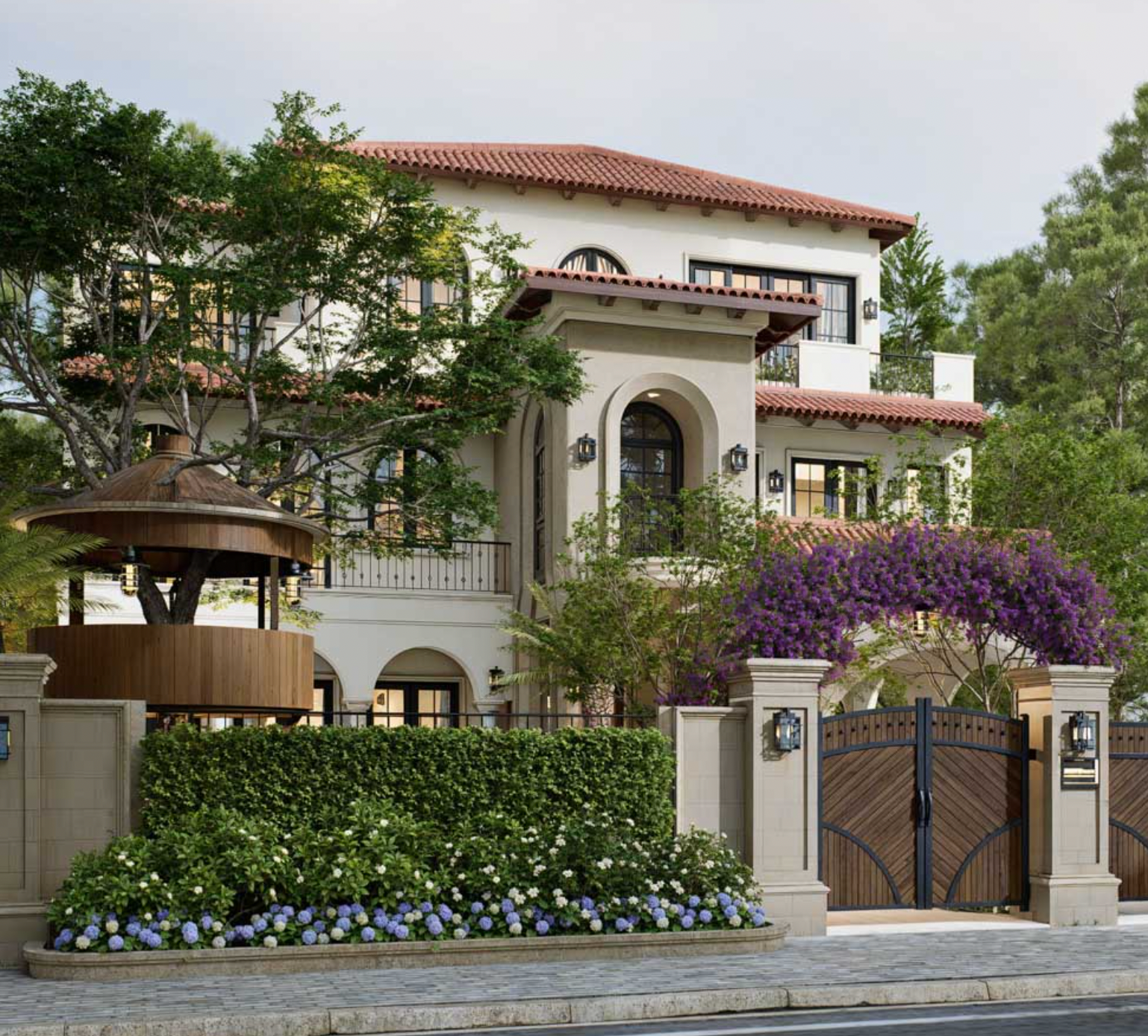 Biệt thự sang trọng với vườn hoa, cổng gỗ và mái ngói đỏ, tạo không gian sống thanh bình và xanh tươi.